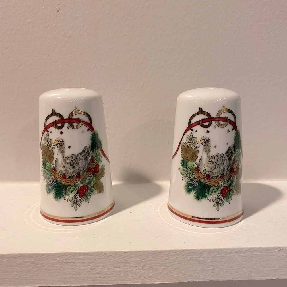Macys royal gallery 12 days of Christmas salt and pepper shaker